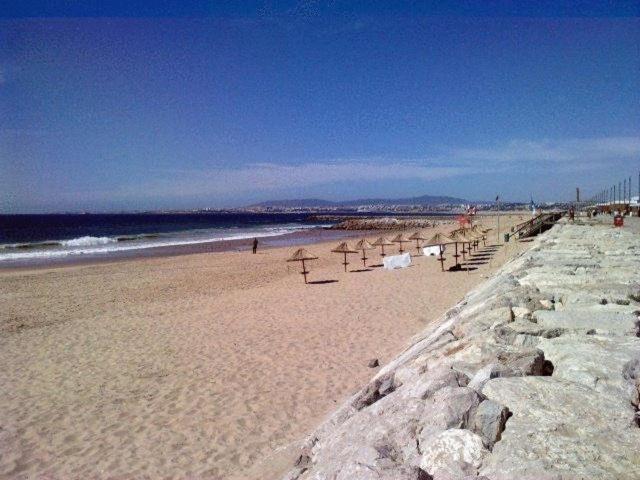 Hotel Residencial Colibri Costa de Caparica Buitenkant foto